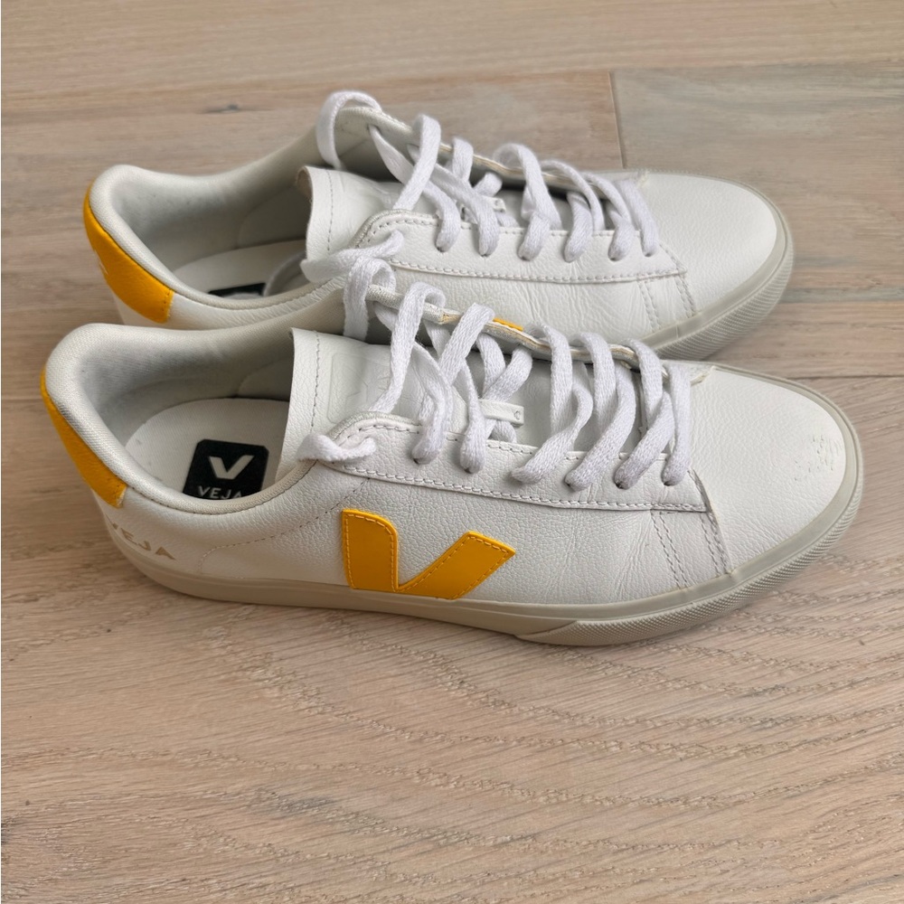 Veja Campo T2 Leather Casual Trainers, White Orange Size 7 - Picture 2 of 9